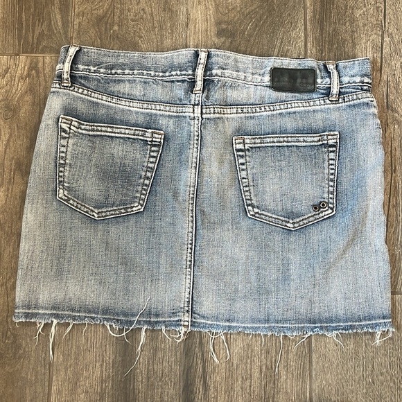 Converse One Star Denim Mini Skirt with Frayed Hem - Picture 5 of 6